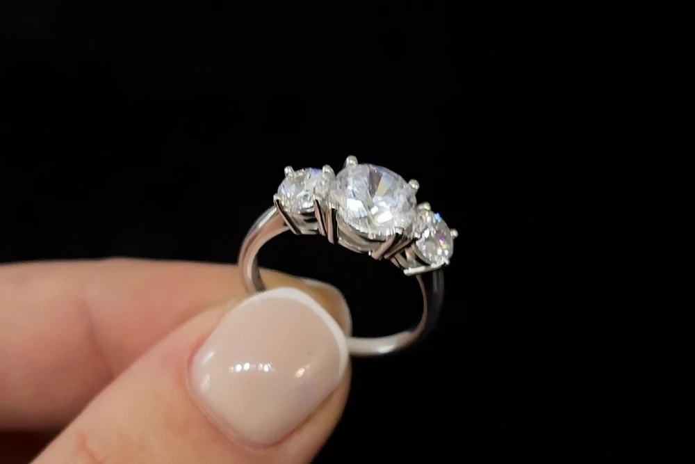 Bague d’Exception – Élégance et Éclat Intemporel - Showroom Celinni Strasbourg
