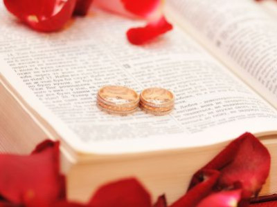 Comment les bijoux de mariage peuvent raconter votre histoire d'amour ?
